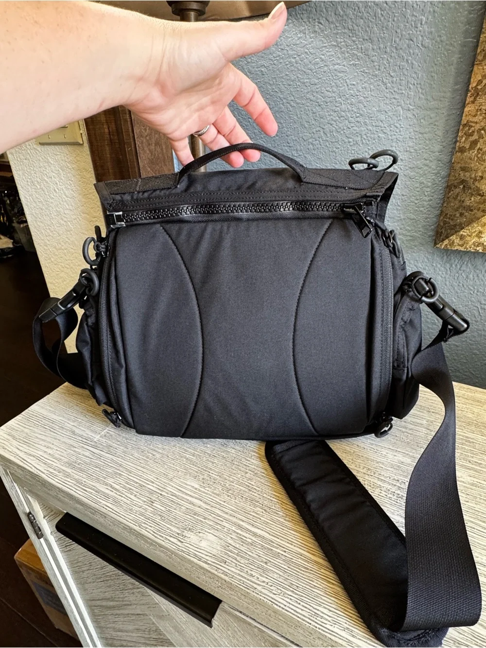 NEW!!! BLACKHAWK! Diversion Courier Bag